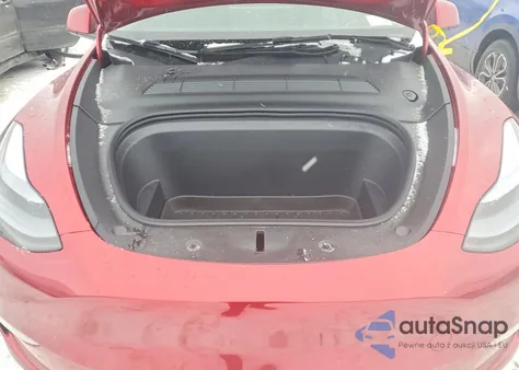 2025 Tesla Model Y z USA, uszkodzony, nr VIN 7SAYGDEE6SF296093